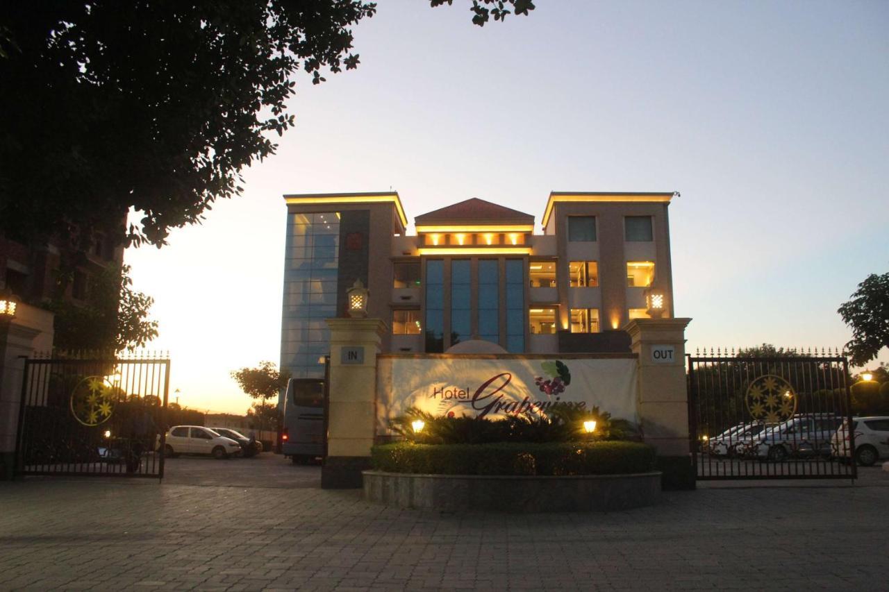 Ramada By Wyndham Varanasi Katesar Chandauli Εξωτερικό φωτογραφία