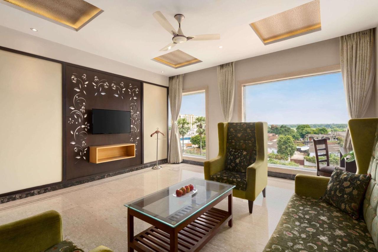Ramada By Wyndham Varanasi Katesar Chandauli Εξωτερικό φωτογραφία