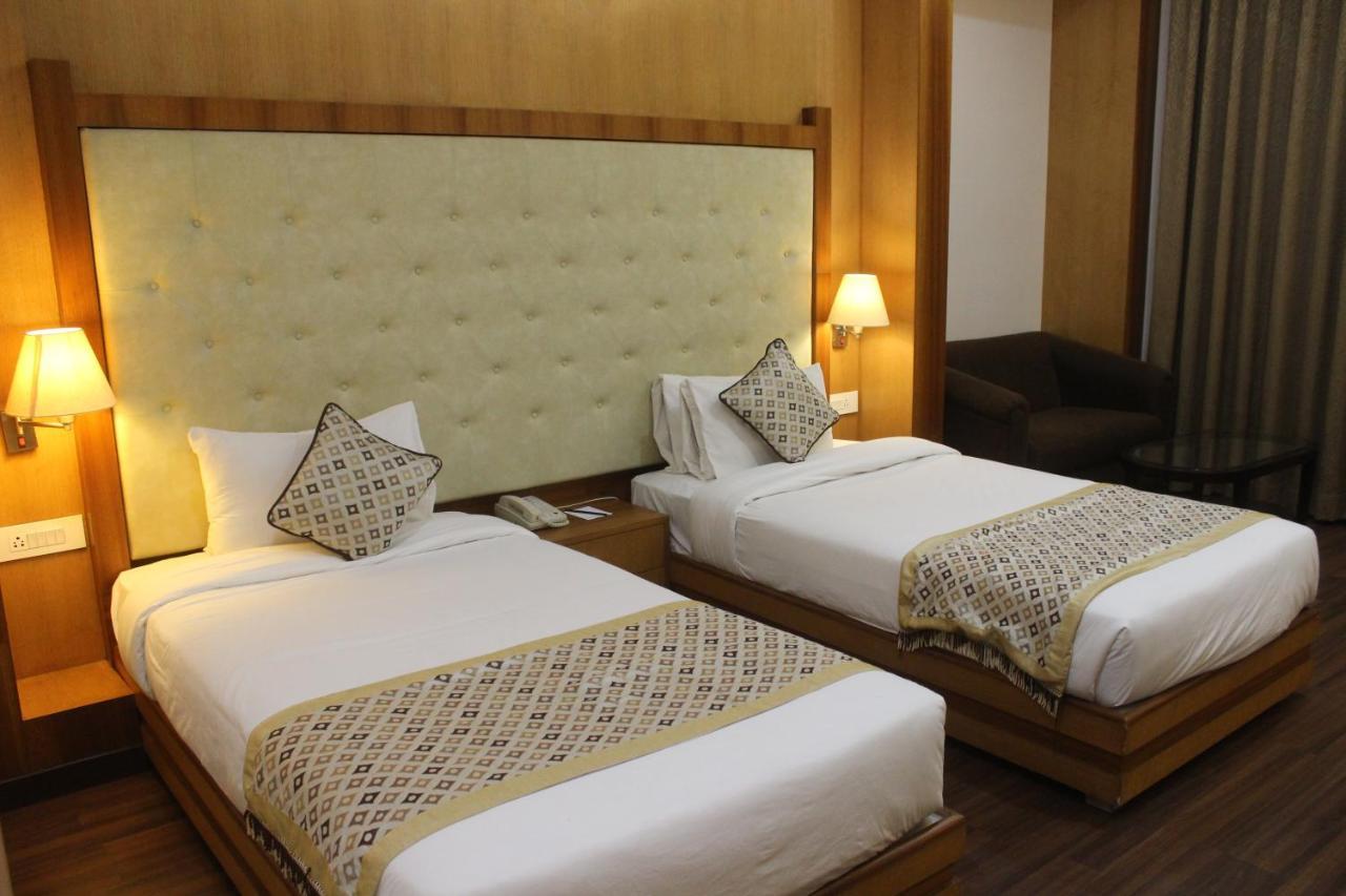Ramada By Wyndham Varanasi Katesar Chandauli Εξωτερικό φωτογραφία