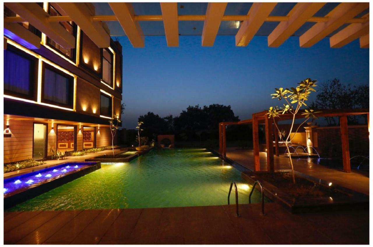 Ramada By Wyndham Varanasi Katesar Chandauli Εξωτερικό φωτογραφία